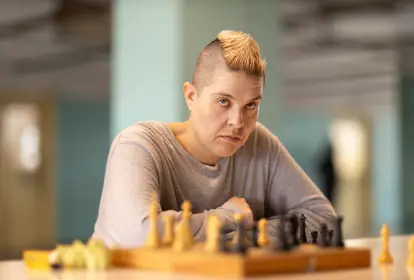 Sandrão, interpretada por Letícia Rodrigues,  em cena da série Tremembé, disponível no Prime Video via SKY